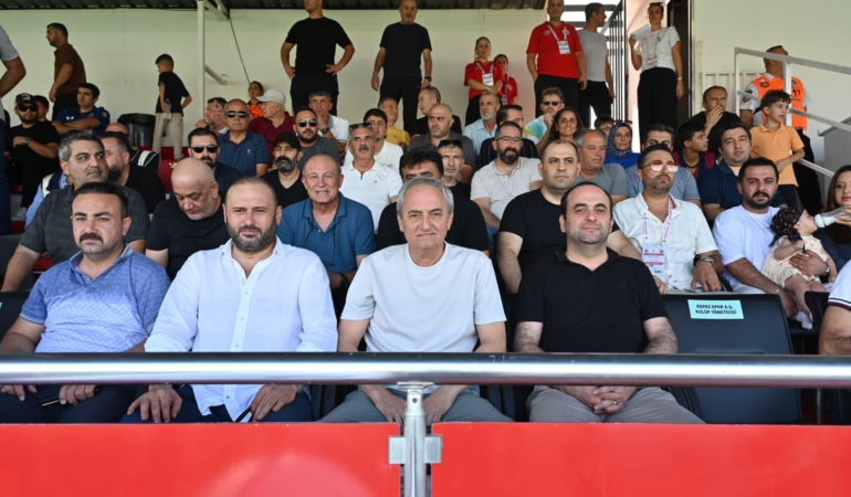 Kocagöz, Kepezspor – Karaman KF maçını tribünden izledi