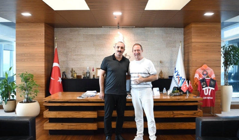 Başkan Kotan, Sanatçı Sümer Ezgü’yü Ağırladı