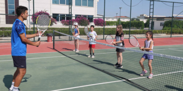 Antalya’da Ücretsiz Tenis Kursu Heyecanı!
