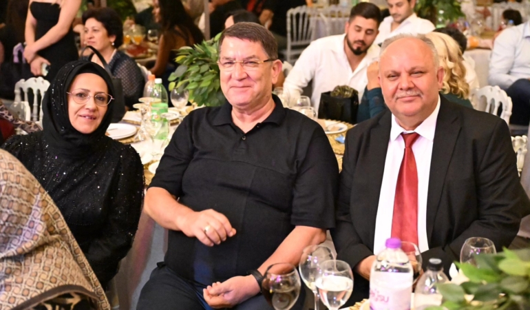 Genç Çiftin Düğününe Esnaf Destek Yağmuru!