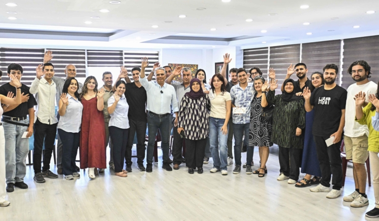 Muratpaşa gençlere yol arkadaşı