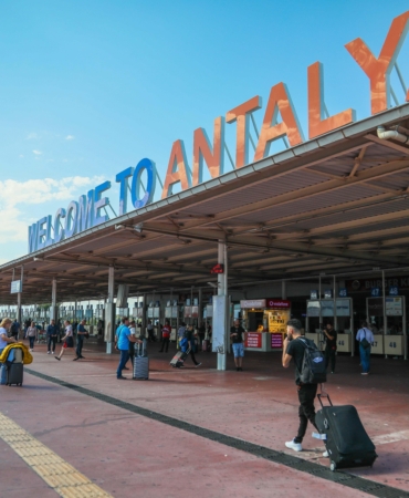 Yaz sezonunda Antalya’ya 11,7 milyon turist geldi