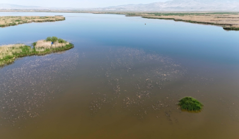 Eber Gölü’ne giriş ve çıkışlar, ikinci bir emre kadar yasaklandı