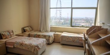 Otel konforunda deniz manzaralı yurt