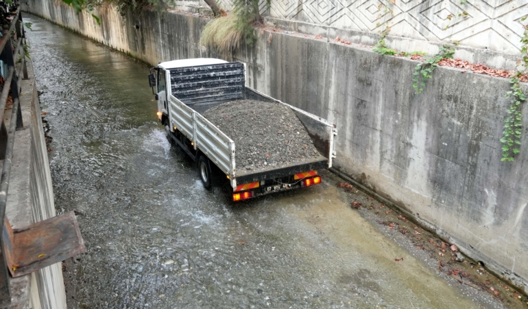 Alanya’da dere temizleme çalışması