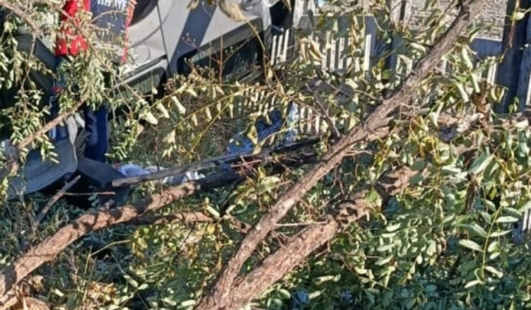 Çay’da kaza: 1 ölü, 4 yaralı