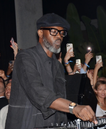 Grammy ödüllü DJ Serik’te sahneye çıktı