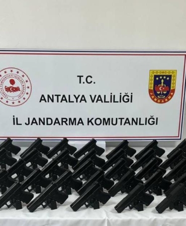 Kepez’de kaçak silah operasyonu: 72 tabanca ele geçirildi