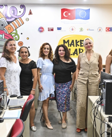 Muratpaşa’dan kadınlara dijital çağ eğitimi