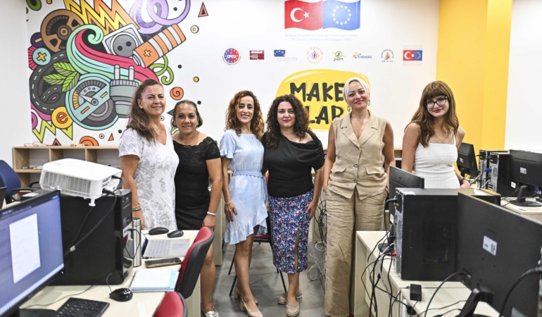 Muratpaşa’dan kadınlara dijital çağ eğitimi