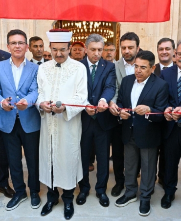 Ömer Paşa Camii yeniden ibadete açıldı