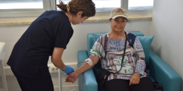 Kepez Belediyesi Sağlık Merkezi’nde ozon tedavisine yoğun ilgi