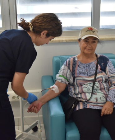 Kepez Belediyesi Sağlık Merkezi’nde ozon tedavisine yoğun ilgi