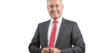 Eski Manavgat Belediye Başkanı Şükrü Sözen, yurt dışına çıkmak isterken gözaltına alındı Eski Manavgat Belediye Başkanı Şükrü Sözen, yurt dışına çıkmak isterken gözaltına alındı
