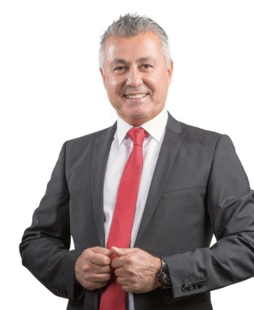 Eski Manavgat Belediye Başkanı Şükrü Sözen, yurt dışına çıkmak isterken gözaltına alındı