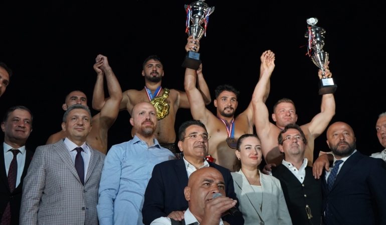 Elmalı’da başpehlivan Enes Doğan