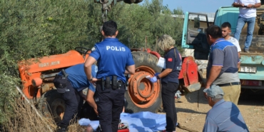 Tamir etmeye çalıştığı traktörün altında kalıp öldü