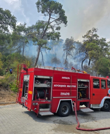 Antalya’da çıkan orman yangını kontrol altına alındı (2)