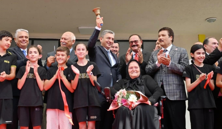 Antalya’da 526 bin 145 öğrenci için ilk zil çaldı