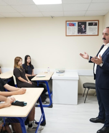 Başkan Kotan etüt merkezinde gençlerle buluştu