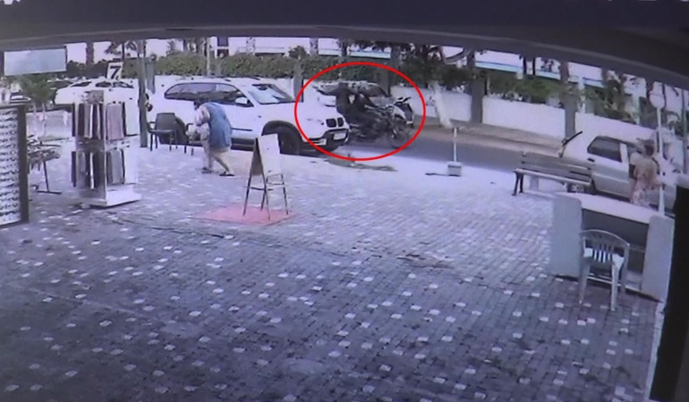 Silahlı saldırıda 1’i turist, 3 kişi yaralandı