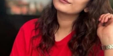 Boşanma kararının çıktığı gün eşi tarafından öldürülen Kübra ve annesi yan yana defnedildi Boşanma kararının çıktığı gün eşi tarafından öldürülen Kübra ve annesi yan yana defnedildi