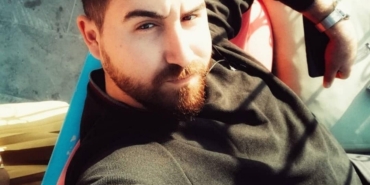 Bahçeye uçan otomobilin sürücüsü öldü