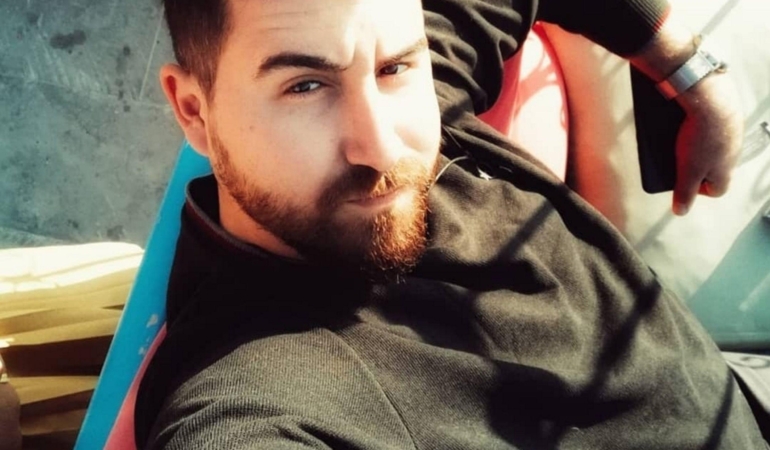 Bahçeye uçan otomobilin sürücüsü öldü