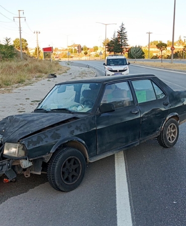 Kaza yaptığı otomobili bırakıp kaçtı