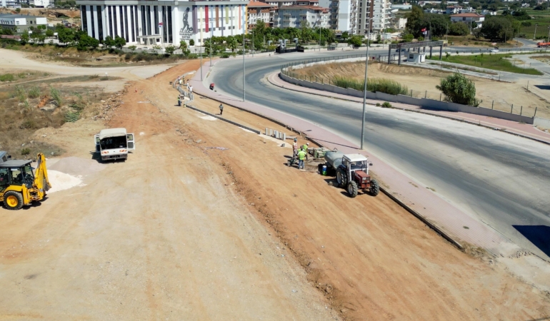 Manavgat’ta cadde düzenleme çalışması