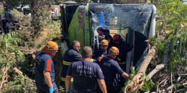 Direksiyonda fenalaşıp kaza yapan otobüs şoförü öldü