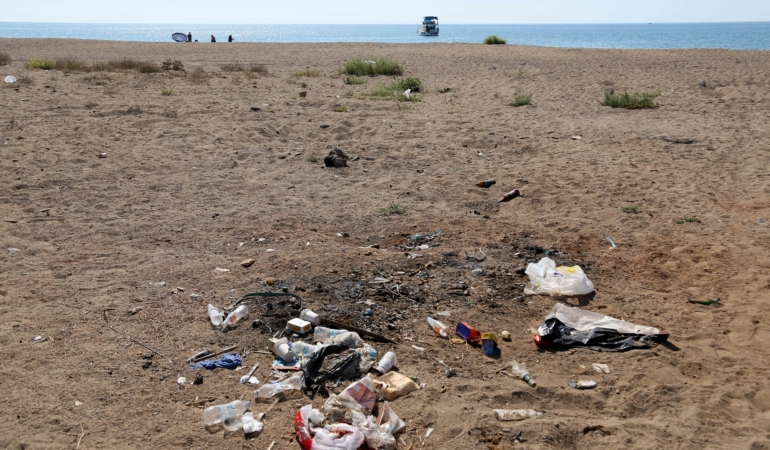 Kumköy sahilinde yine ‘çöp manzarası’
