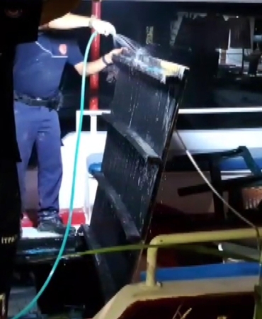 Balıkçı teknesindeki yangın söndürüldü