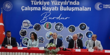 Bakan Işıkhan: Türkiye, dünyanın güven adası olmaya devam etmekte Bakan Işıkhan: Türkiye, dünyanın güven adası olmaya devam etmekte