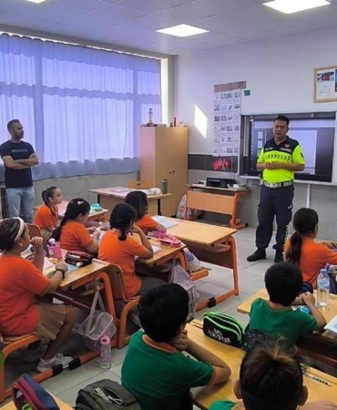 Öğrencilere trafik eğitimi