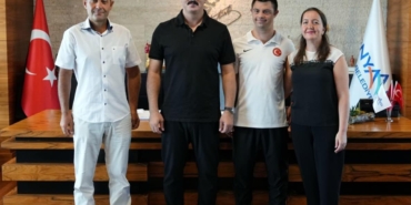 Başkan Kotan’dan milli yüzücüye destek