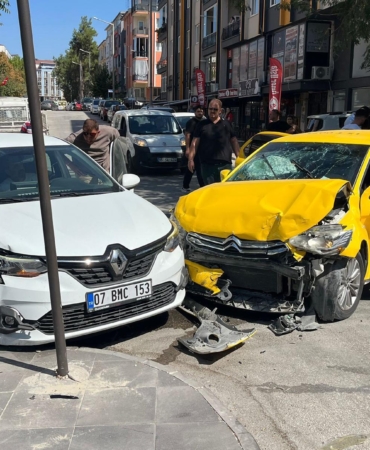 Burdur’da kaza: 3 yaralı