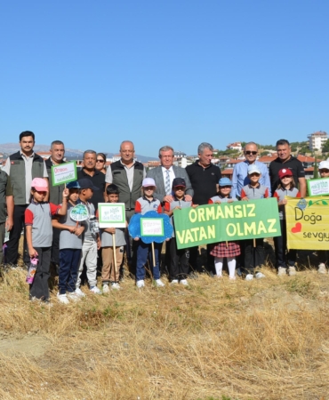 Korkuteli’de fidanlar toprakla buluştu