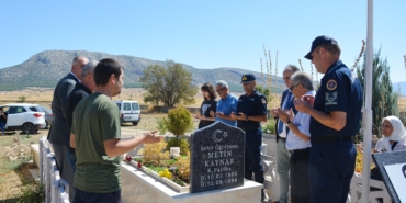 Şehit öğretmen dualarla anıldı