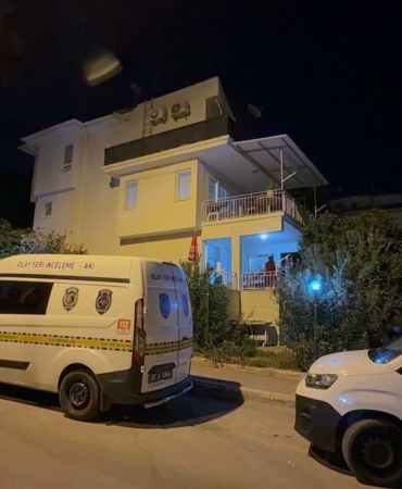 Eski eşini eşarbıyla boğdu