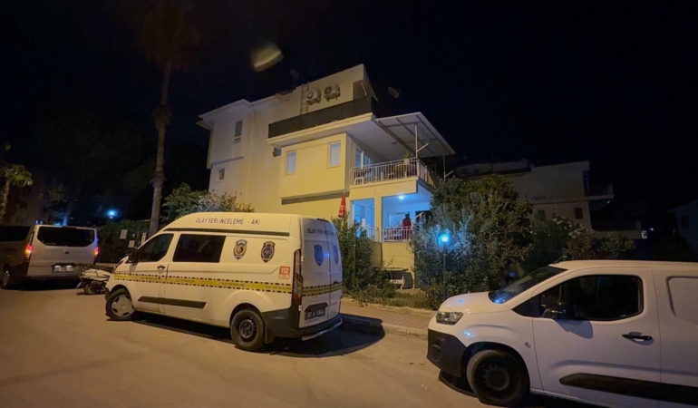 Eski eşini eşarbıyla boğdu