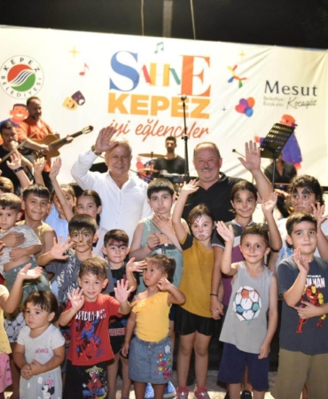 Avni Tolunay Mahallesi ‘Sahne Kepez’ ile renklendi