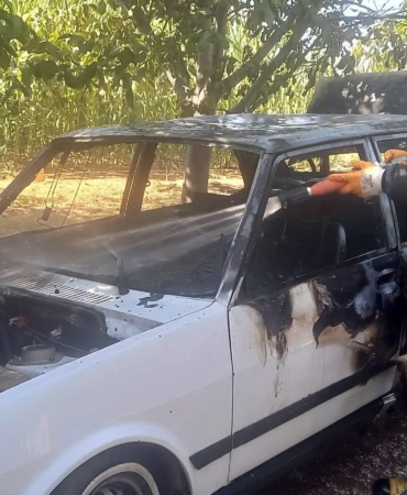 Burdur’da seyir halindeki otomobil yandı