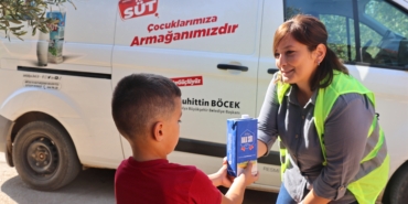 Binlerce çocuğa ücretsiz süt desteği