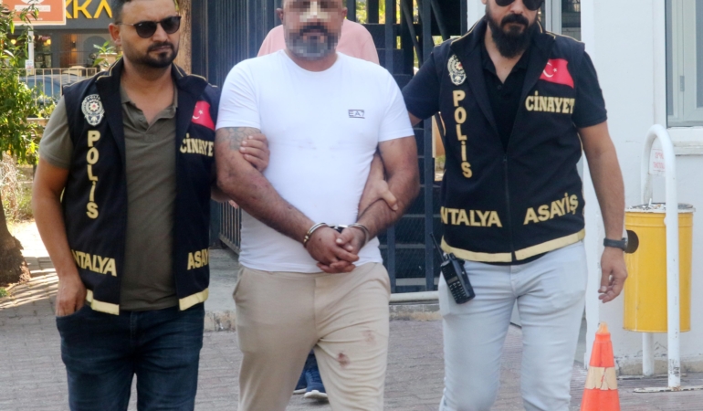 Trabzonsporlu eski futbolcunun oğlu Antalya’da öldürüldü (2)