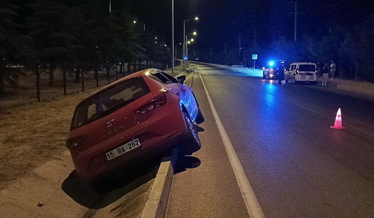 Refüje giren otomobilde 1 yaralı