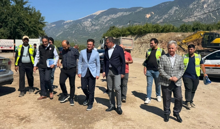 Atay Uslu, Elmalı- Finike yolunu inceledi
