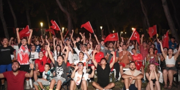 12 dev adam için Konyaaltı’nda tek yürek oldular