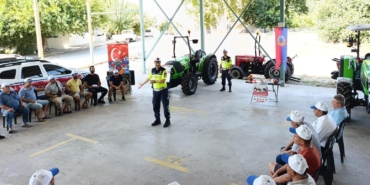 Traktör ve tarım araçları sürücülerine trafik eğitimi