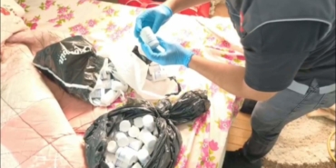 Evden 6 bin 731 uyuşturucu hap çıktı